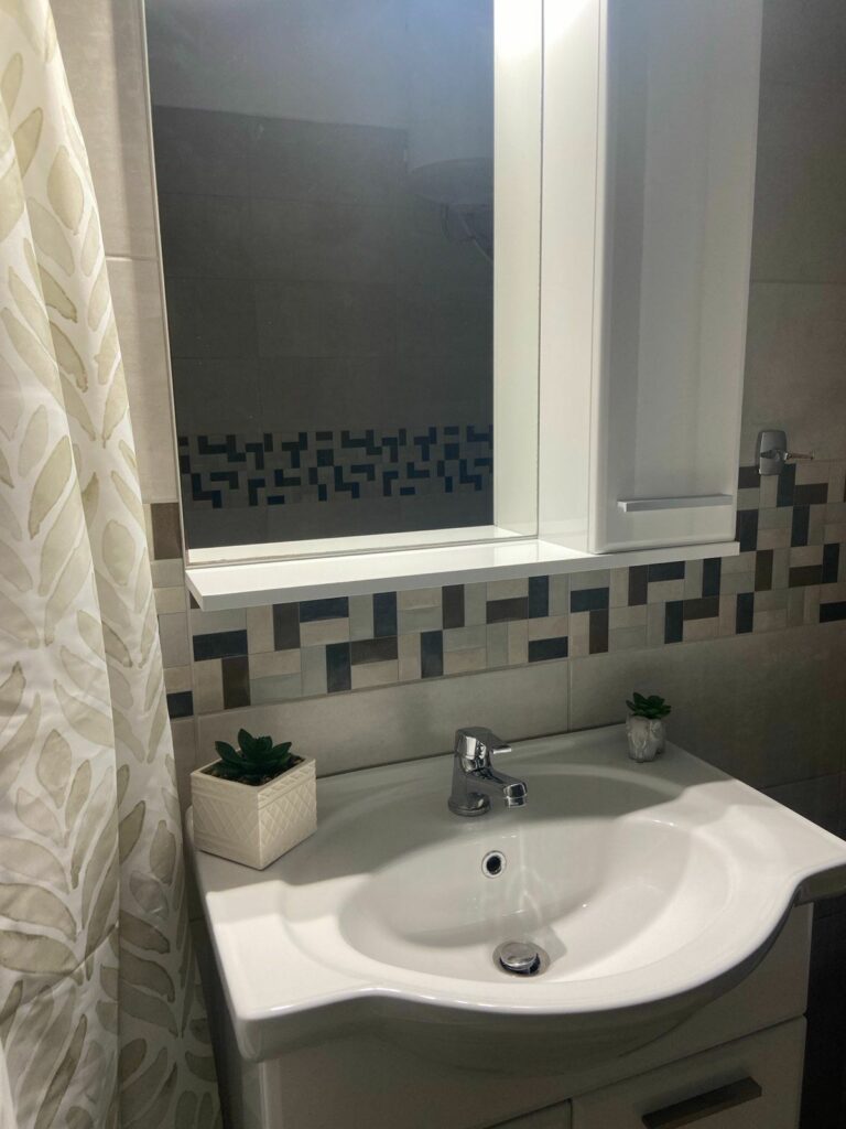 IMG-a51bd48a5af14e14d3ff4255106ea143-V